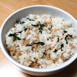 鶏そぼろと大葉とごまの混ぜご飯